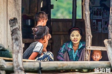 在马来西亚一群没有国籍的巴瑶人 在马来西亚一群没有国籍的巴瑶人